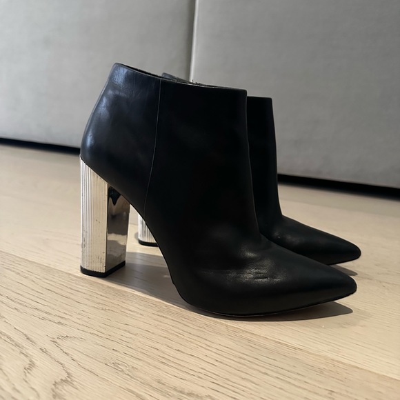 MICHAEL Michael Kors leather boot with silver heel & hardware - Picture 3 of 6